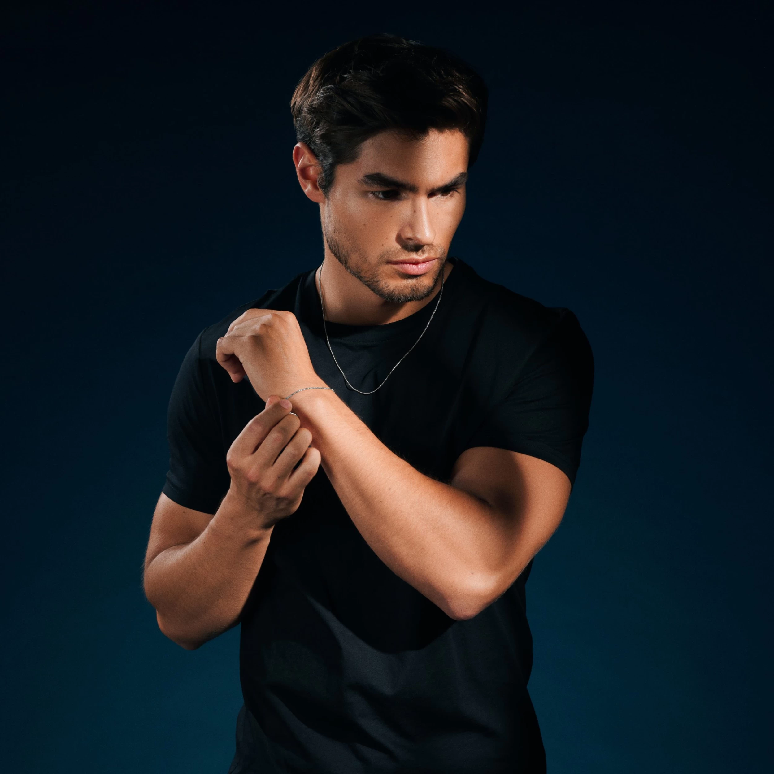 Essentials | 1/32" (1 Mm) Silver-Tone Curved Box Chain Bracelet - Image 2