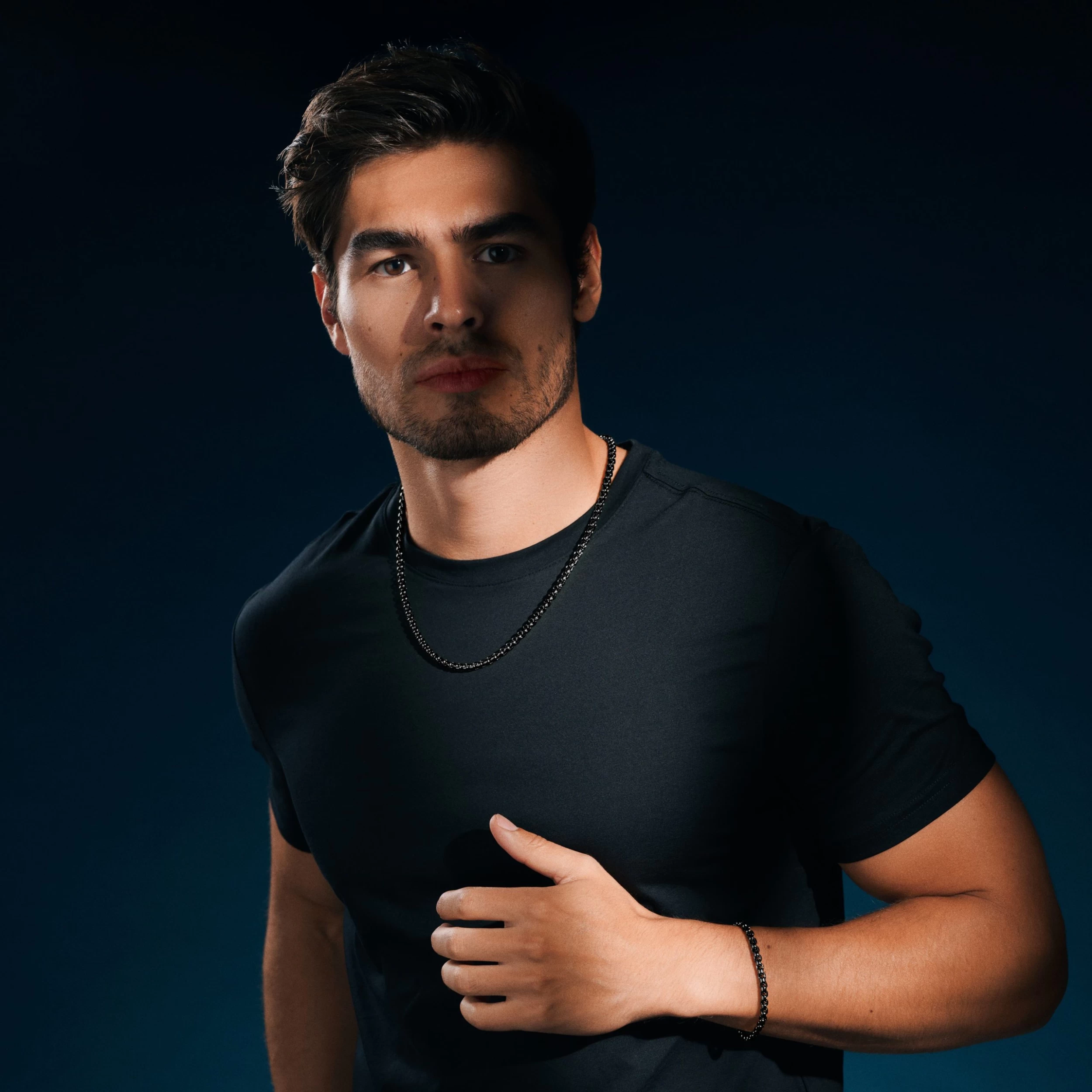 Essentials | 1/5" (5 Mm) Gunmetal Black Curved Box Chain Necklace - Image 2