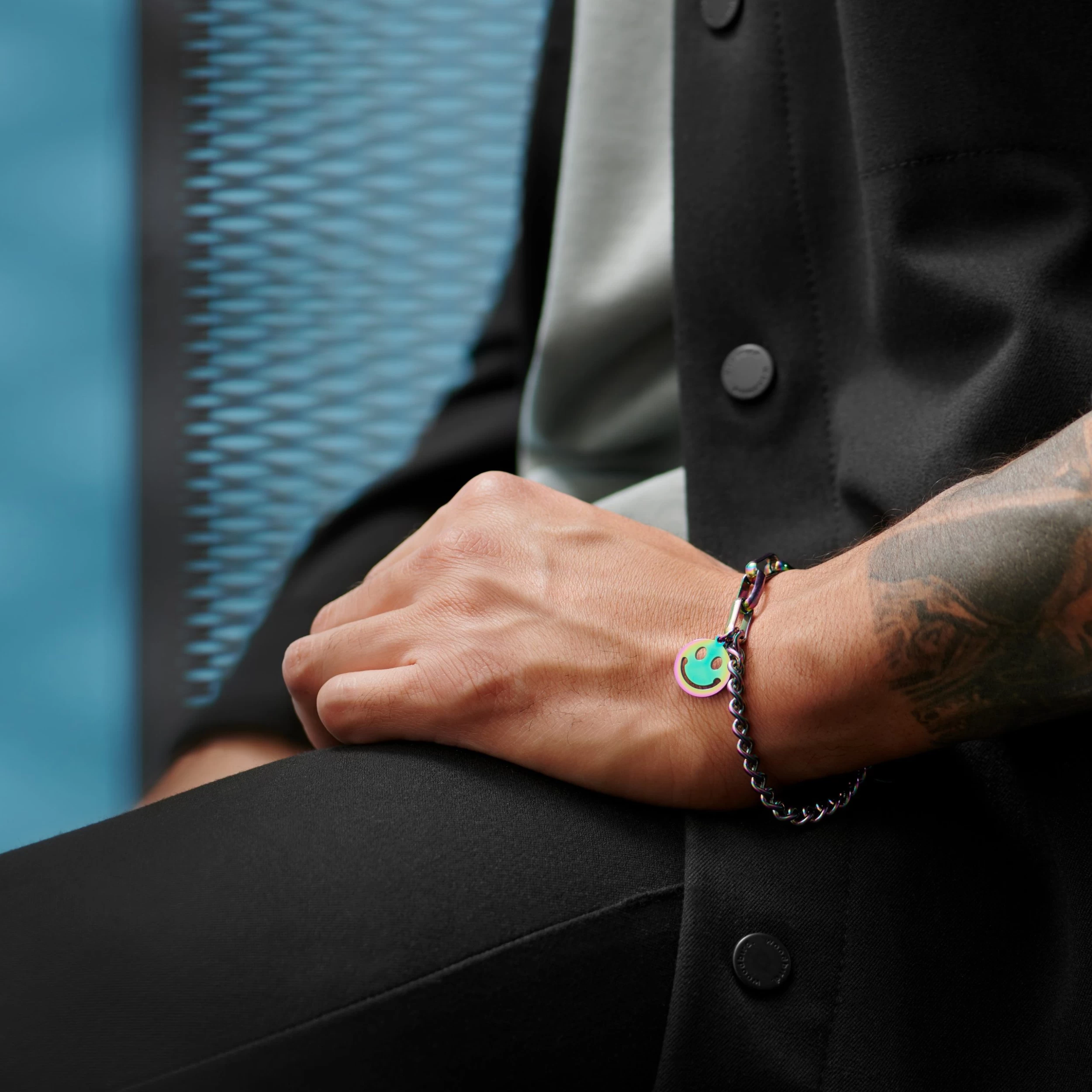 Amager | Rainbow Stainless Steel Curb & Cable Chain Smiley Bracelet - Image 4