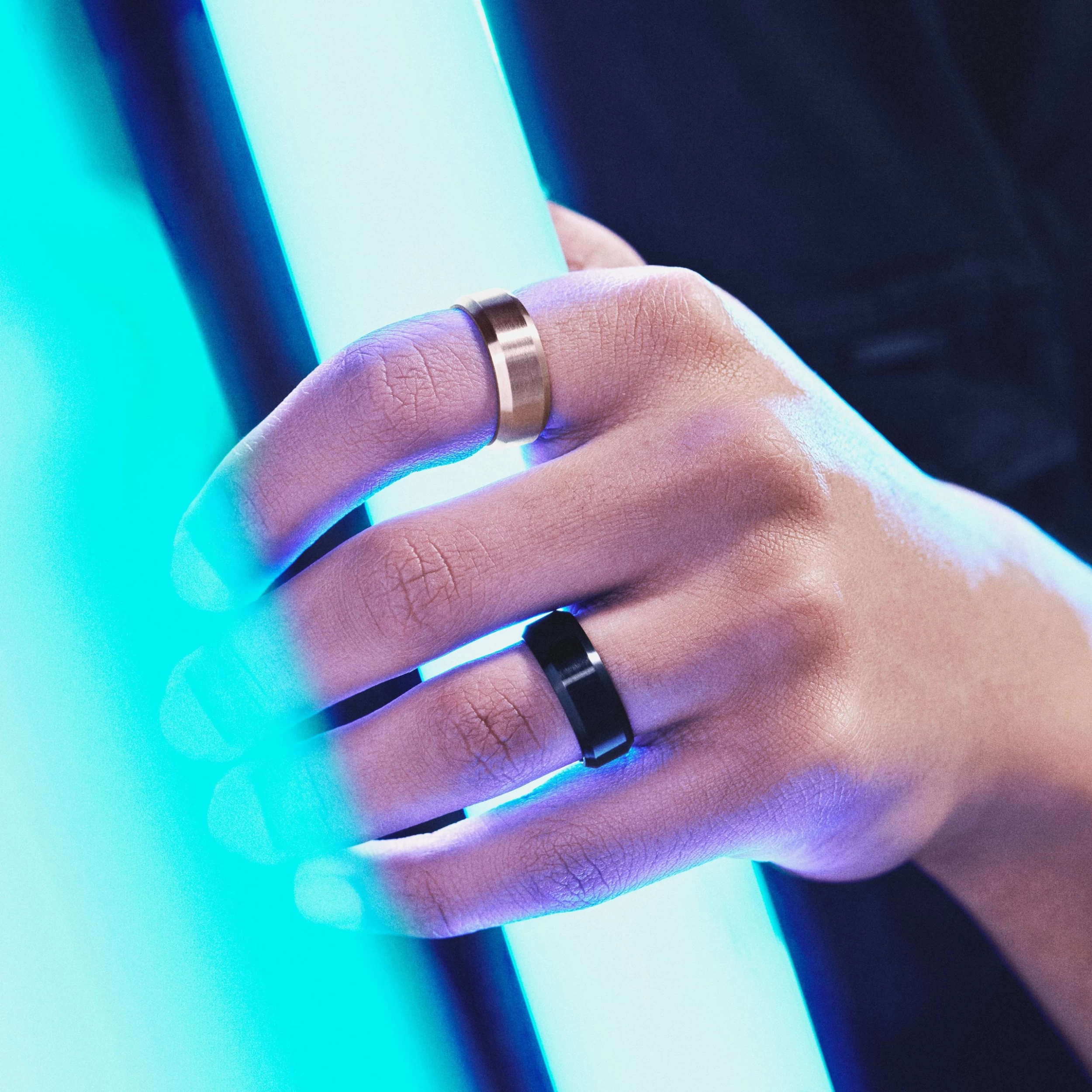 Ferrum | 1/3" (8 Mm) Brushed Black Stainless Steel Beveled Edge Ring - Image 2