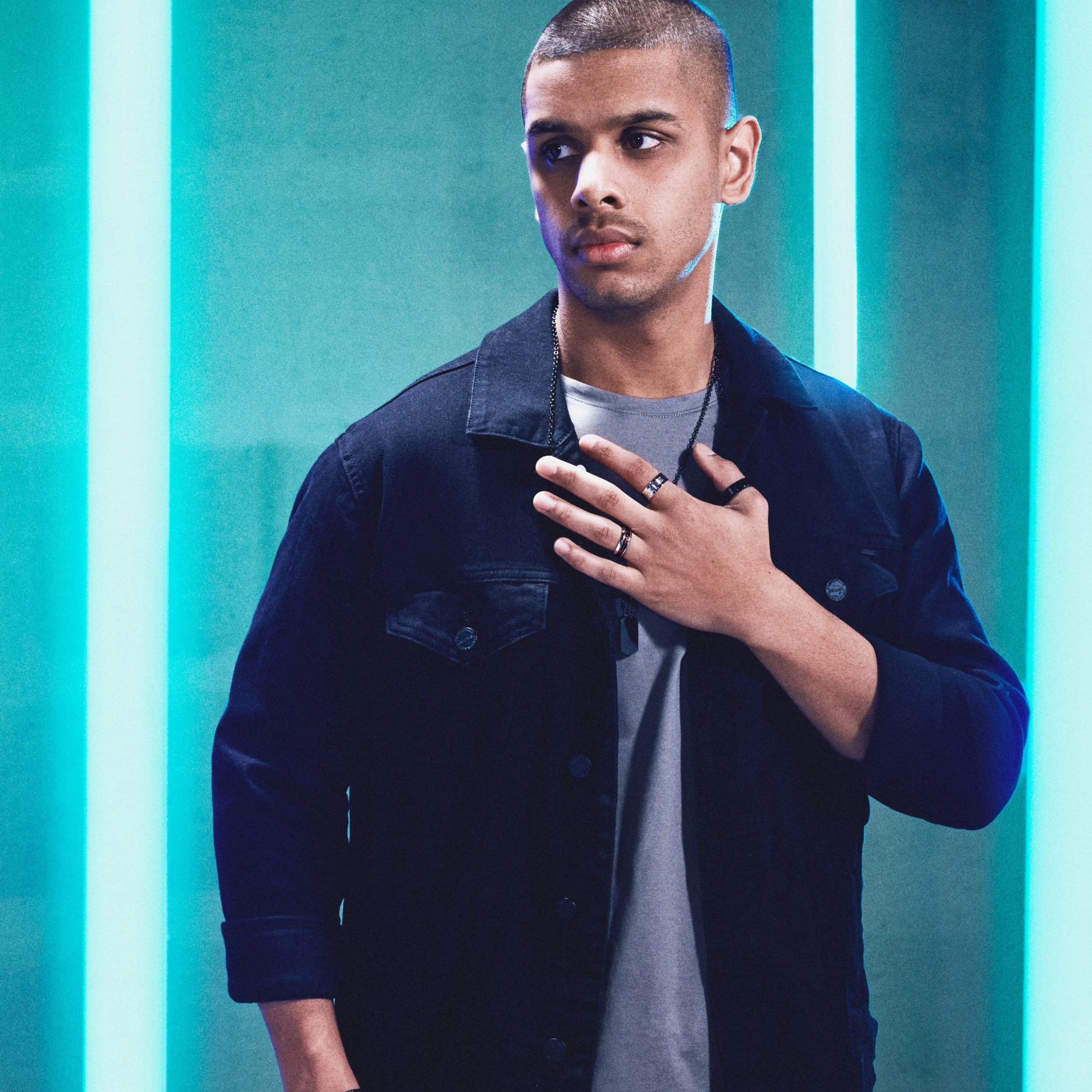 Ferrum | 8 Mm Brushed & Polished Black Ceramic Bevelled Edge Ring - Image 4