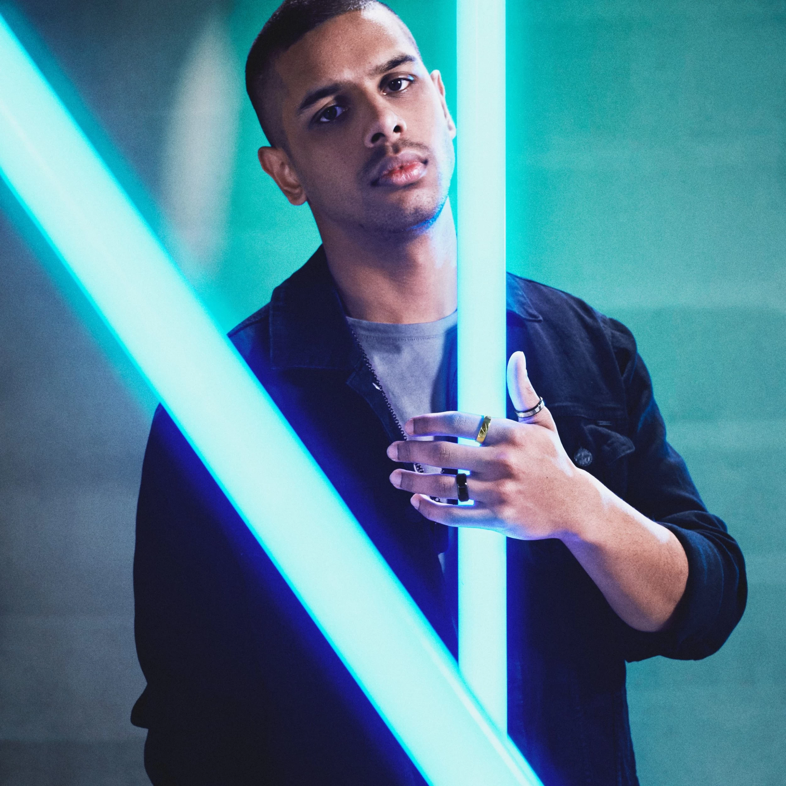 Ferrum | 1/3" (8 Mm) Brushed Black Stainless Steel Beveled Edge Ring - Image 4